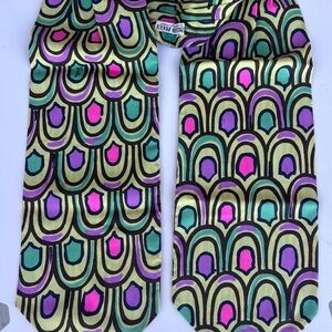 Vintage Emilio Pucci Ascot Cravat Neck Scarf — Perfect Spring Pattern